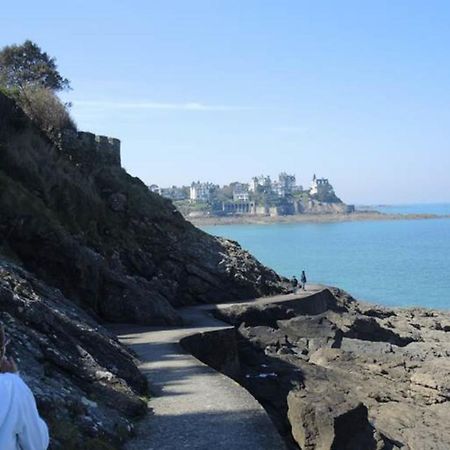 L'Ecume - Studio Moderne Avec Grand Balcon Et Place De Parking Leilighet Dinard Eksteriør bilde